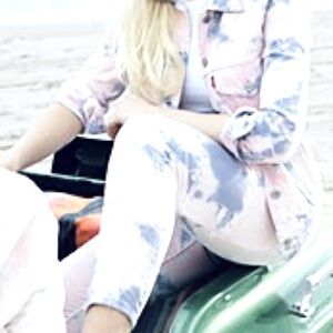 Levis Bleached Denim 524 Cropped Skinny Jean